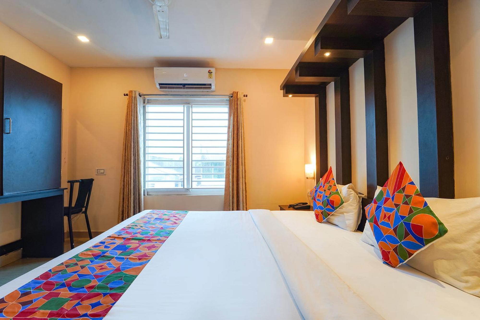 Zion Plaza Hotel Nedumbassery Bagian luar foto
