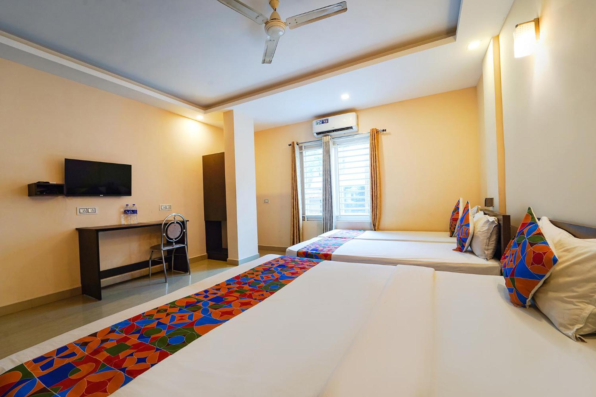 Zion Plaza Hotel Nedumbassery Bagian luar foto